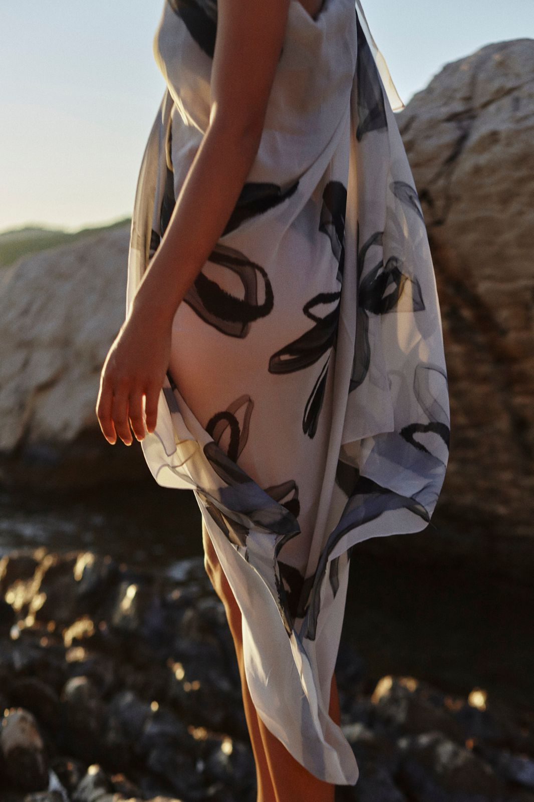 Saša Šekoranja x More Slik Voile Pareo Flowers Print